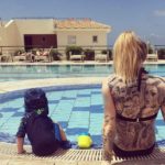 Symbol růže Tetováni OG Abel mom and son